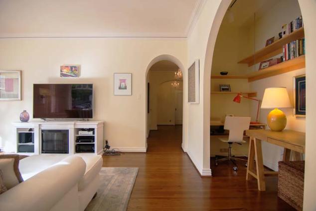 1 bedroom apartment with gym, pet friendly in 7423 W Manchester Avenue Los Angeles, CA 90045 — photo 3