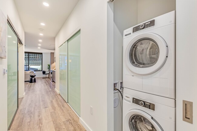 1 bedroom apartment with gym and pool, pet friendly in 1132 Bishop Street Honolulu, HI 96813 — photo 6