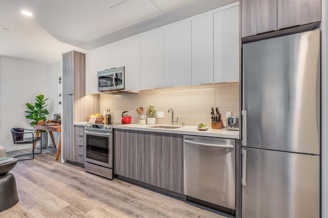 1 bedroom apartment with gym and pool, pet friendly in 1132 Bishop Street Honolulu, HI 96813 — photo 13