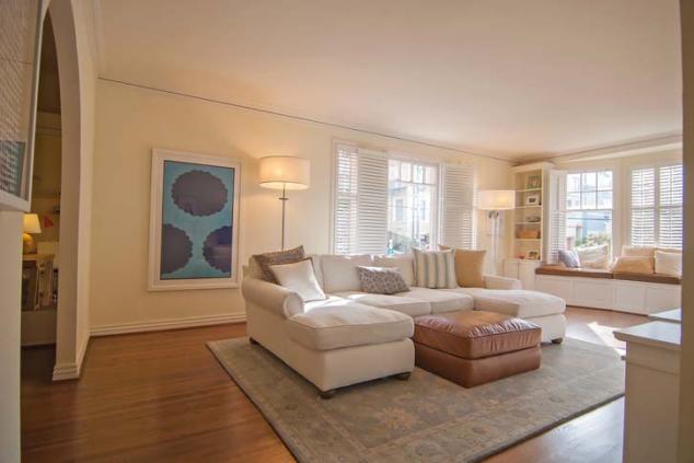 1 bedroom apartment with gym and balcony, pet friendly in 7423 West Manchester Avenue Los Angeles, CA 90045 — photo 2