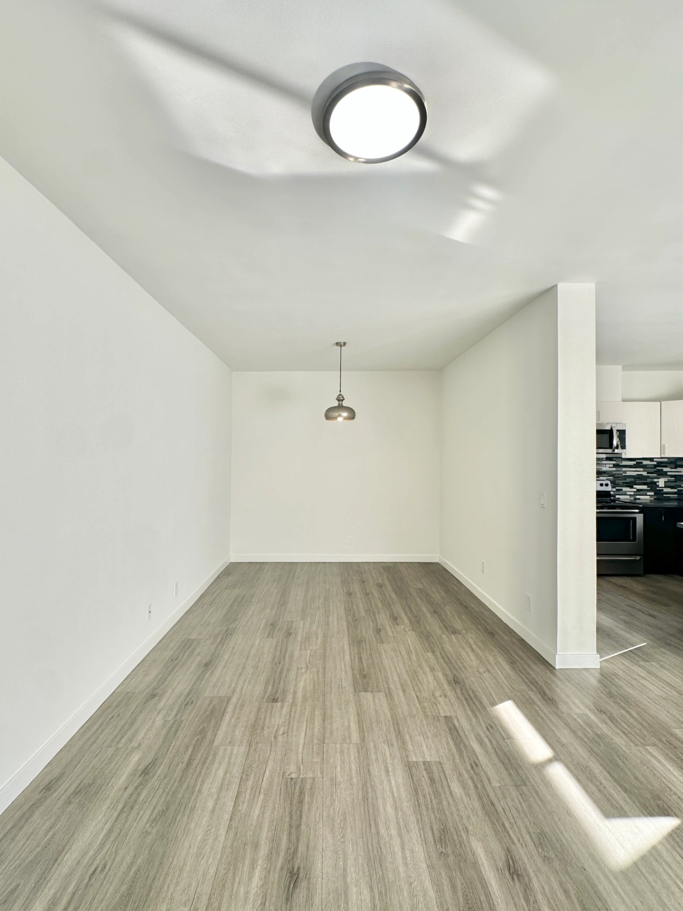 2 bedroom apartment with balcony and gym, pet friendly in 7224 Hillside Ave, Unit 29 Los Angeles, CA 90046 — photo 4