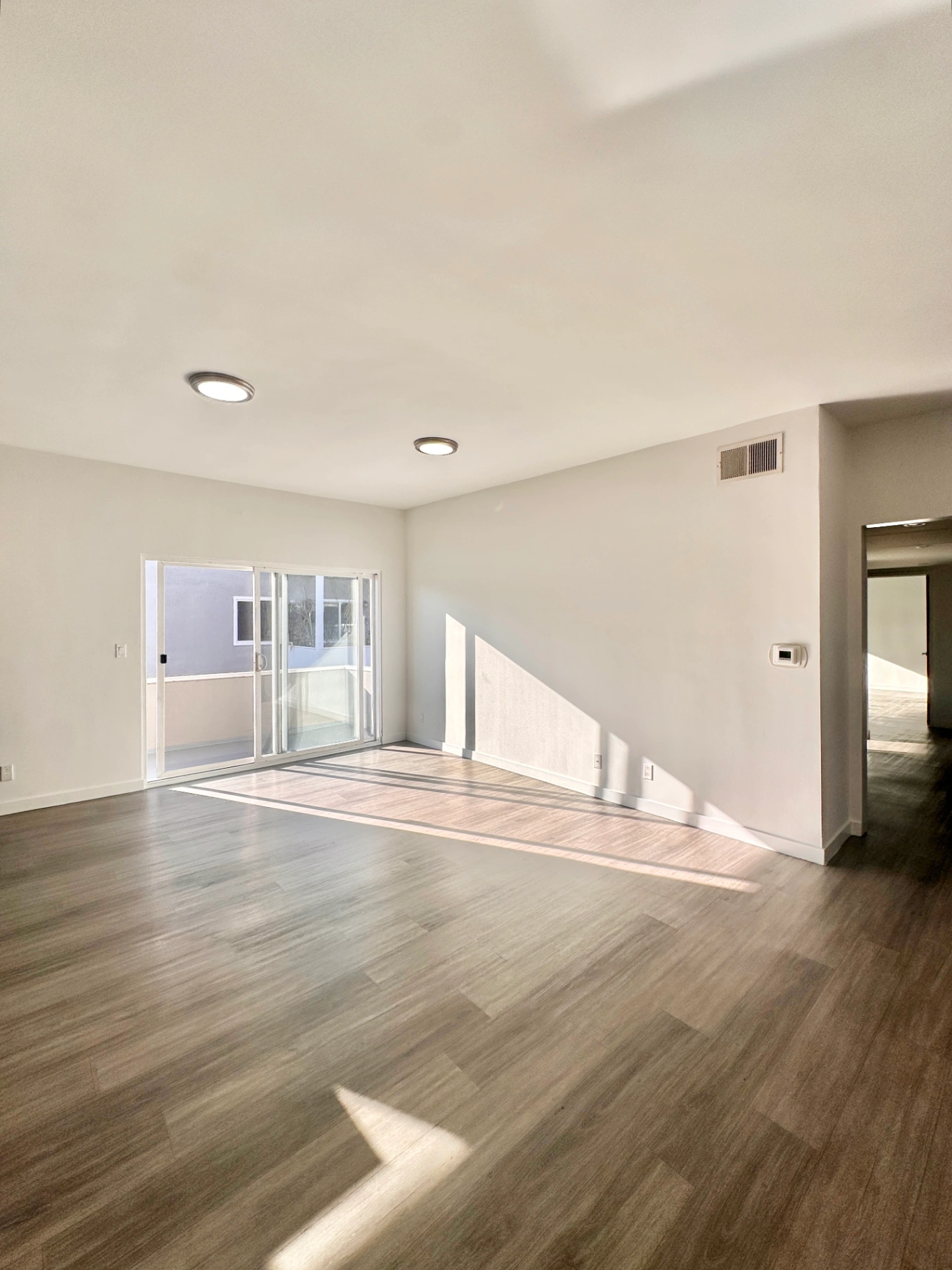 2 bedroom apartment with balcony and gym, pet friendly in 7224 Hillside Ave, Unit 29 Los Angeles, CA 90046 — photo 5