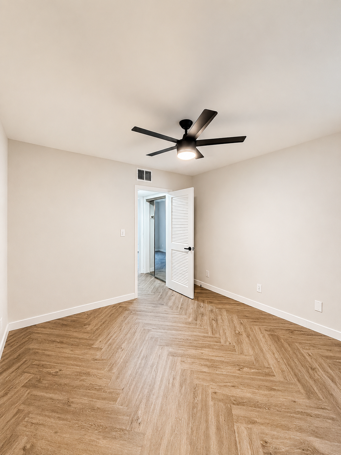 4 bedroom apartment, pet friendly in 6175 Canterbury Dr, Unit 104 Culver City, CA 90230 — photo 14