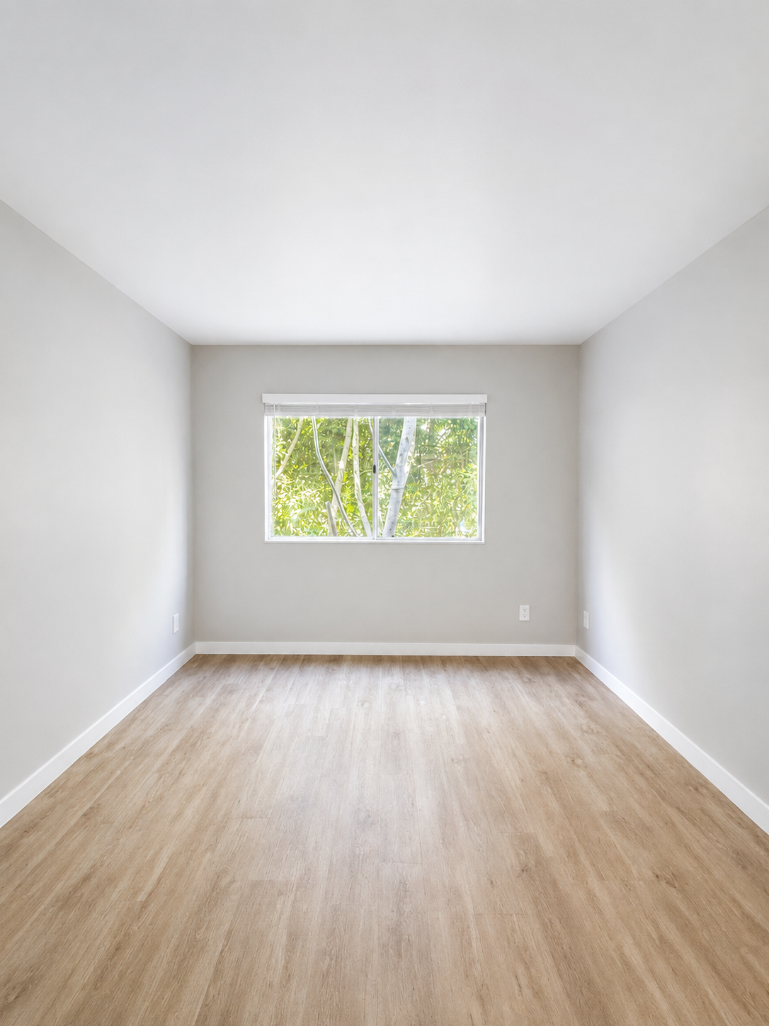2 bedroom apartment with balcony in 810 Crenshaw Blvd, Unit 3 Los Angeles, CA 90005 — photo 11