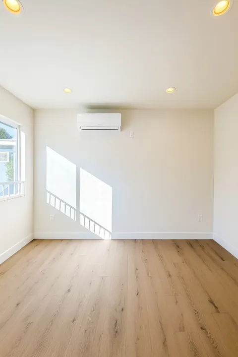 1 bedroom apartment, pet friendly in 1478 S Wooster St, Unit 3/4 Los Angeles, CA 90035 — photo 4
