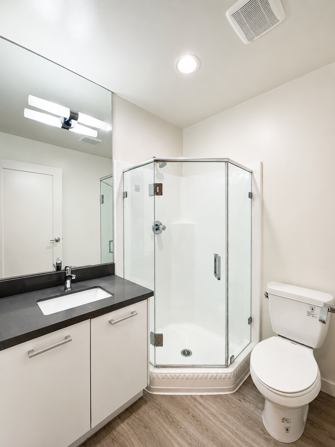 2 bedroom apartment with balcony, pet friendly in 810 Crenshaw Blvd, Unit 3 Los Angeles, CA 90005 — photo 9