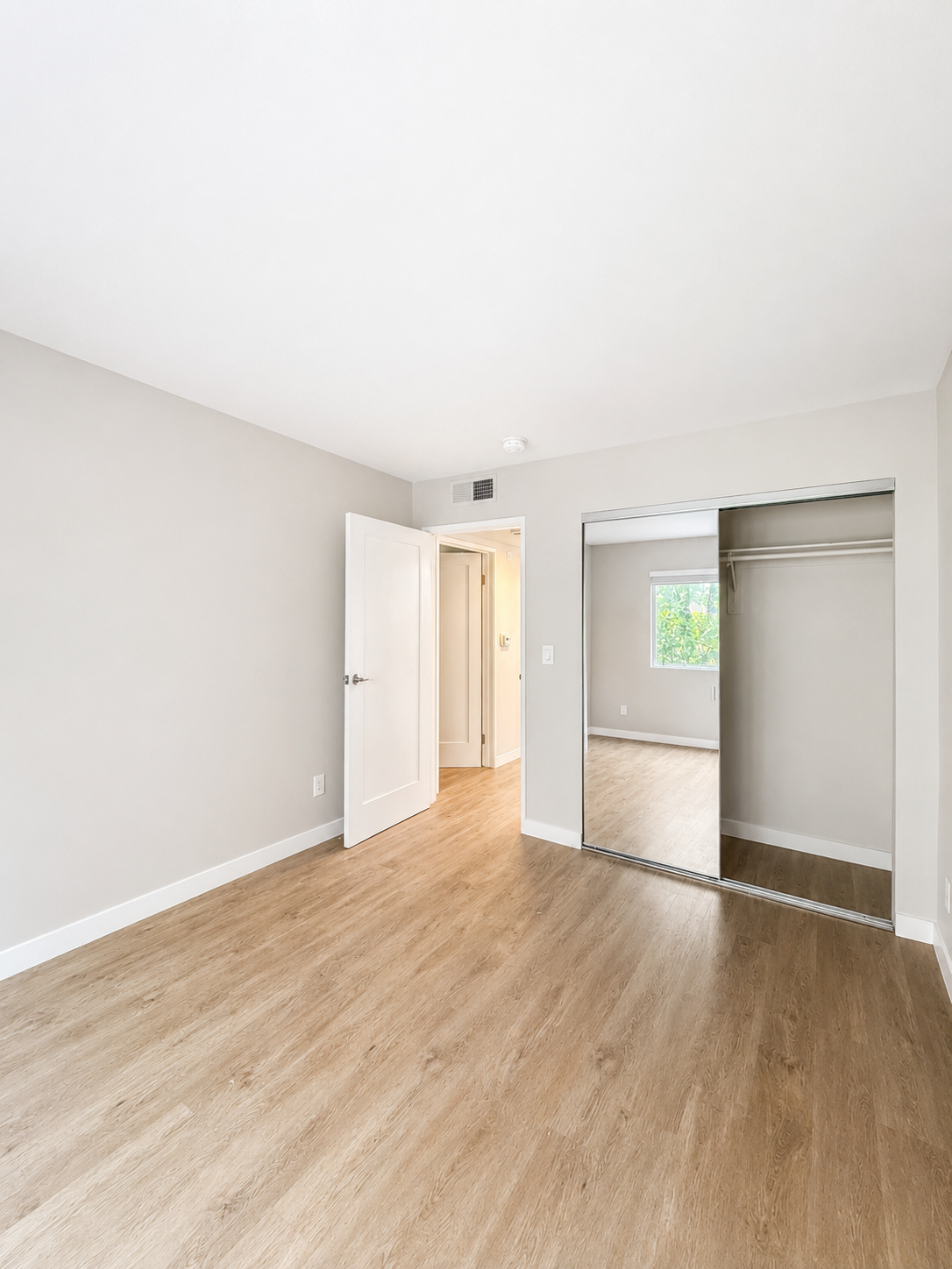 2 bedroom apartment with balcony, pet friendly in 810 Crenshaw Blvd, Unit 3 Los Angeles, CA 90005 — photo 13