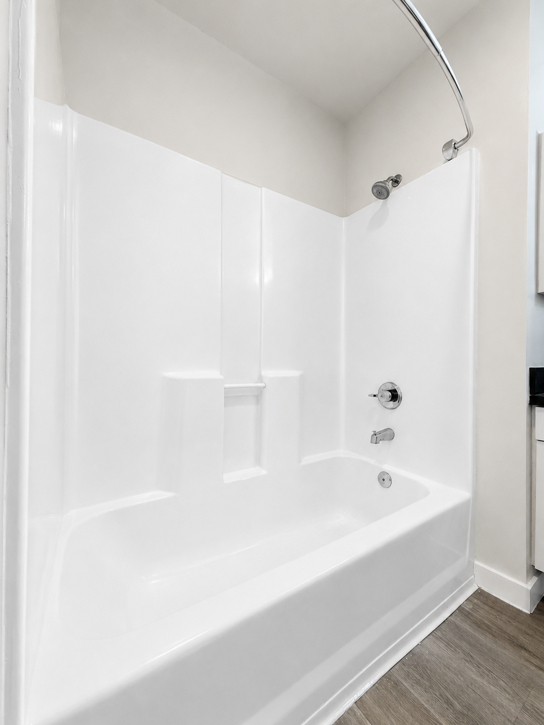 2 bedroom apartment with balcony, pet friendly in 810 Crenshaw Blvd, Unit 3 Los Angeles, CA 90005 — photo 10
