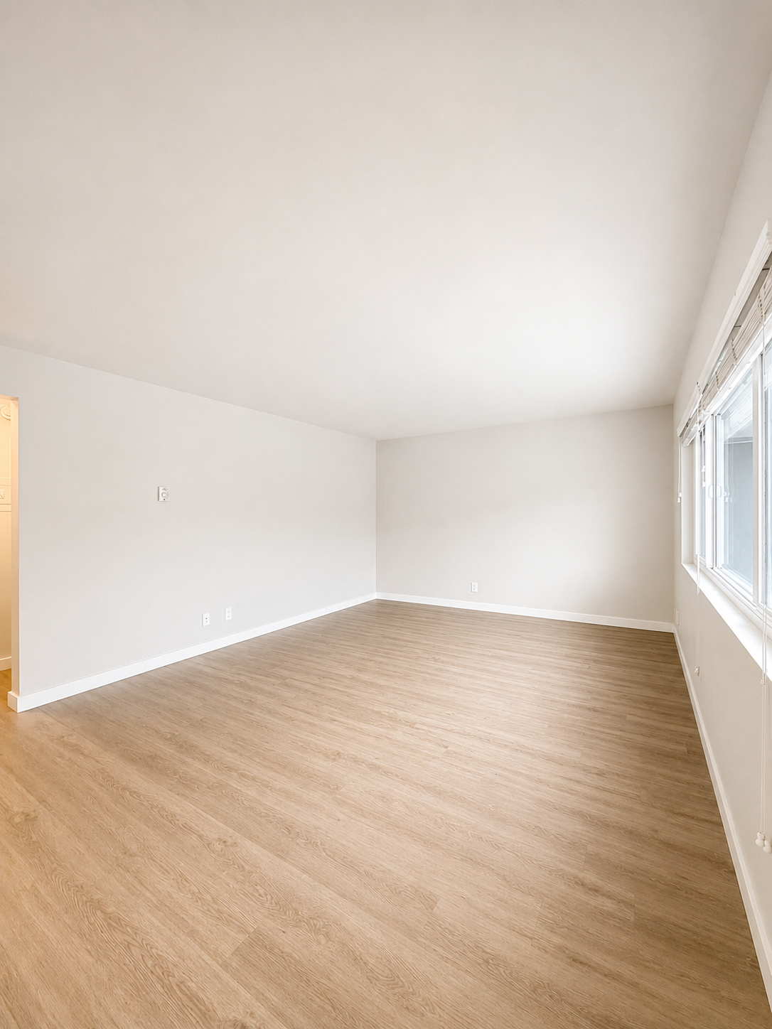 2 bedroom apartment, pet friendly in 4195 S Garth Ave, Unit 6 Los Angeles, CA 90034 — photo 2
