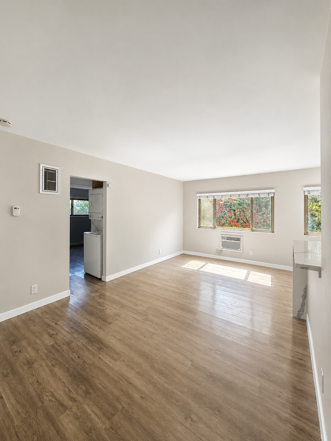 2 bedroom apartment with pool, pet friendly in 4957 Kester Ave, Unit 5 Los Angeles, CA 91403 — photo 10