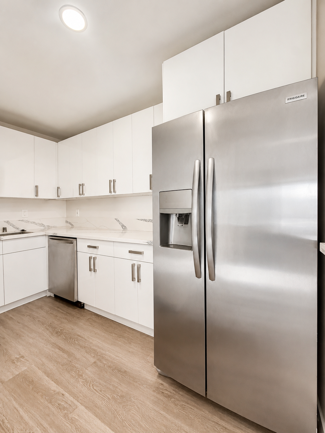 2 bedroom apartment with pool, pet friendly in 4957 Kester Ave, Unit 5 Los Angeles, CA 91403 — photo 6