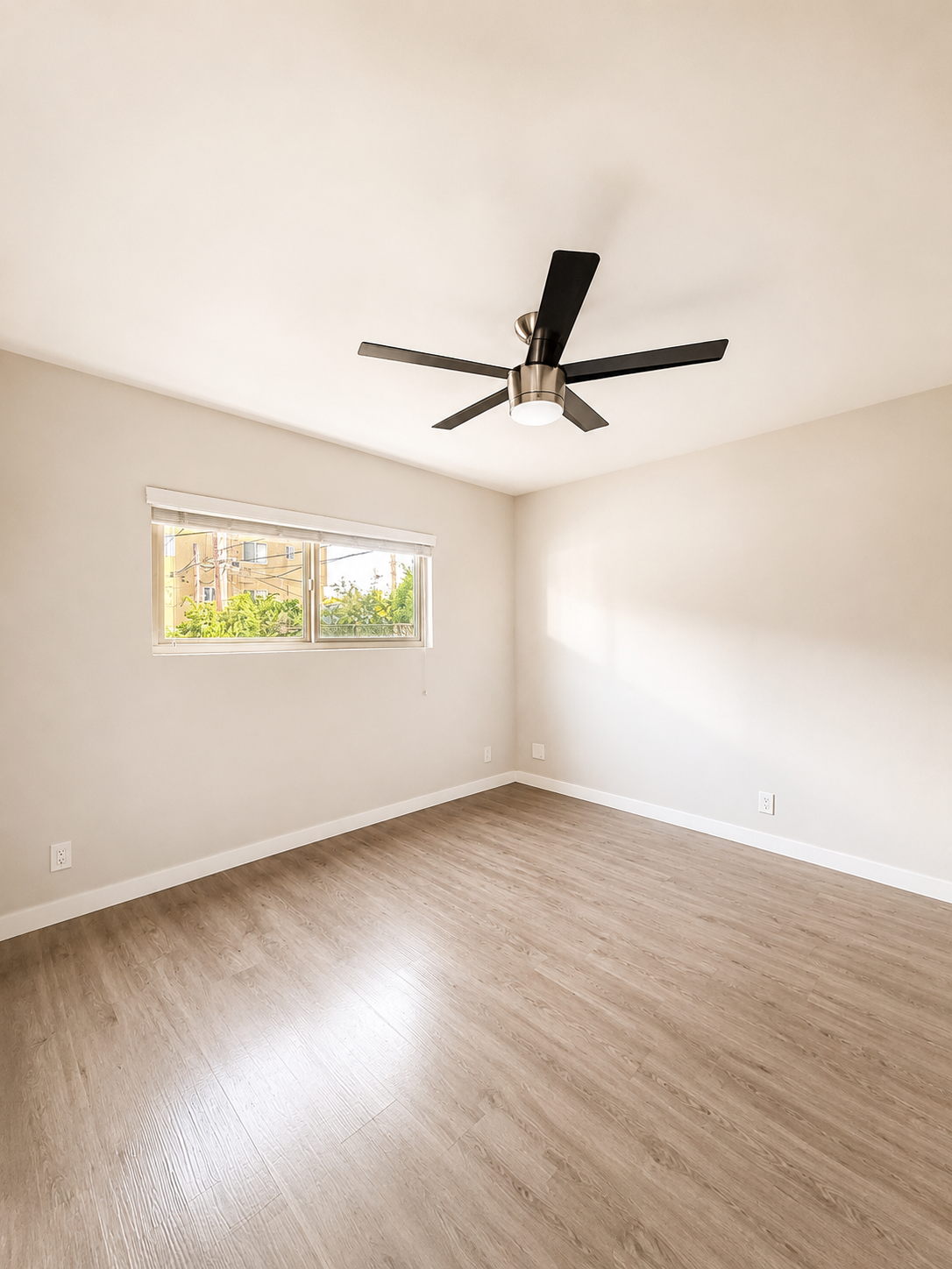 2 bedroom apartment with pool, pet friendly in 4957 Kester Ave, Unit 5 Los Angeles, CA 91403 — photo 13