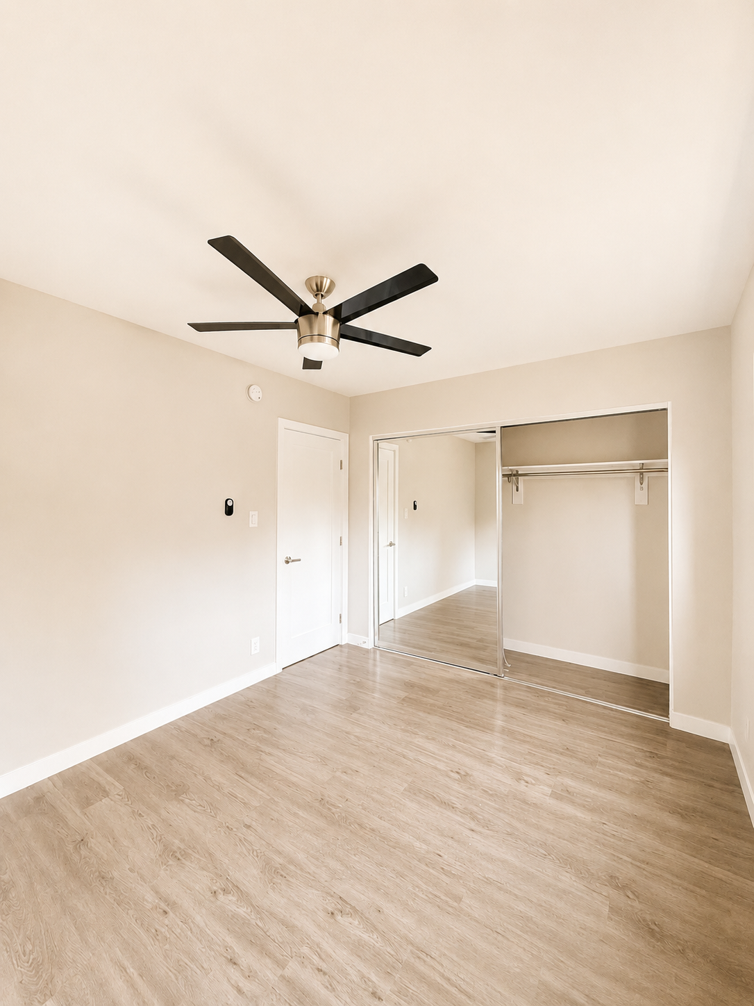 2 bedroom apartment with pool, pet friendly in 4957 Kester Ave, Unit 5 Los Angeles, CA 91403 — photo 14