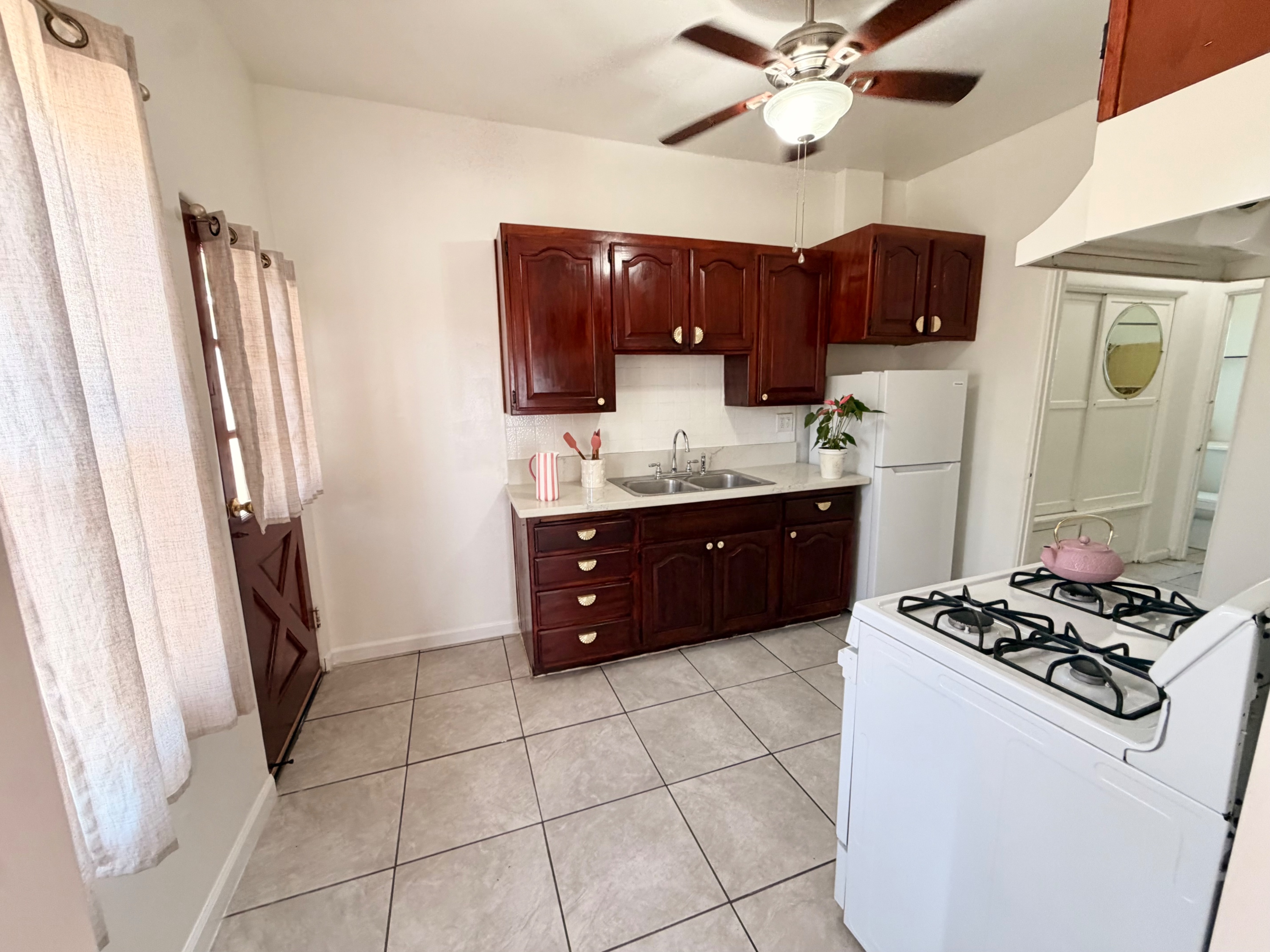 1 bedroom house, pet friendly in Ralston Avenue Pacoima, CA 91331 — photo 2