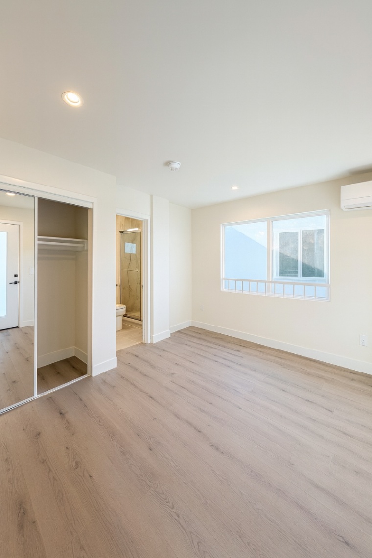 apartment, pet friendly in 1474 S Wooster St. Los Angeles, CA 90035 — photo 4