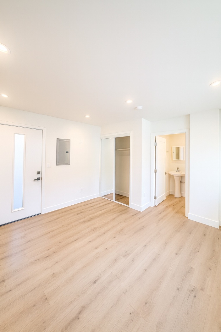apartment, pet friendly in 1474 S Wooster St. Los Angeles, CA 90035 — photo 5