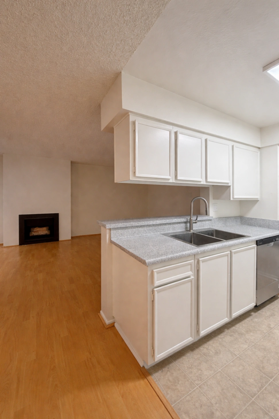 1 bedroom apartment, pet friendly in 300 N Cedar St, Unit 120 Glendale, CA 91206 — photo 3
