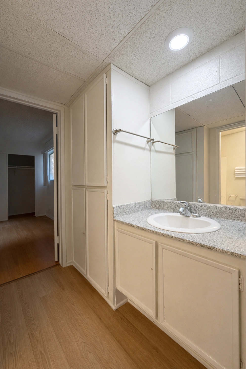 1 bedroom apartment, pet friendly in 300 N Cedar St, Unit 120 Glendale, CA 91206 — photo 7