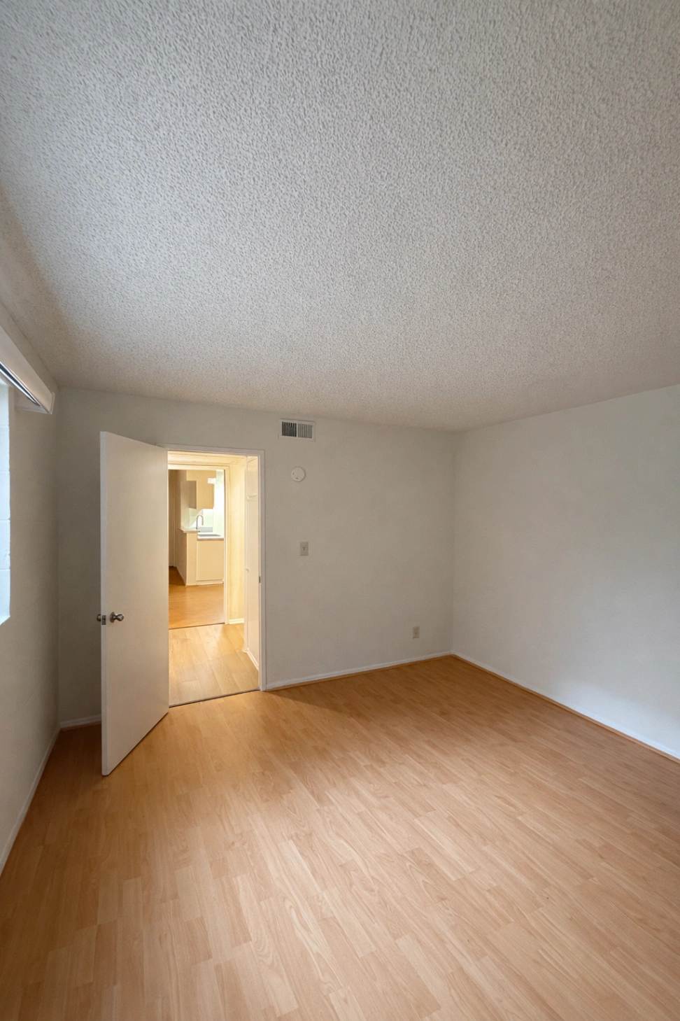 1 bedroom apartment, pet friendly in 300 N Cedar St, Unit 120 Glendale, CA 91206 — photo 9