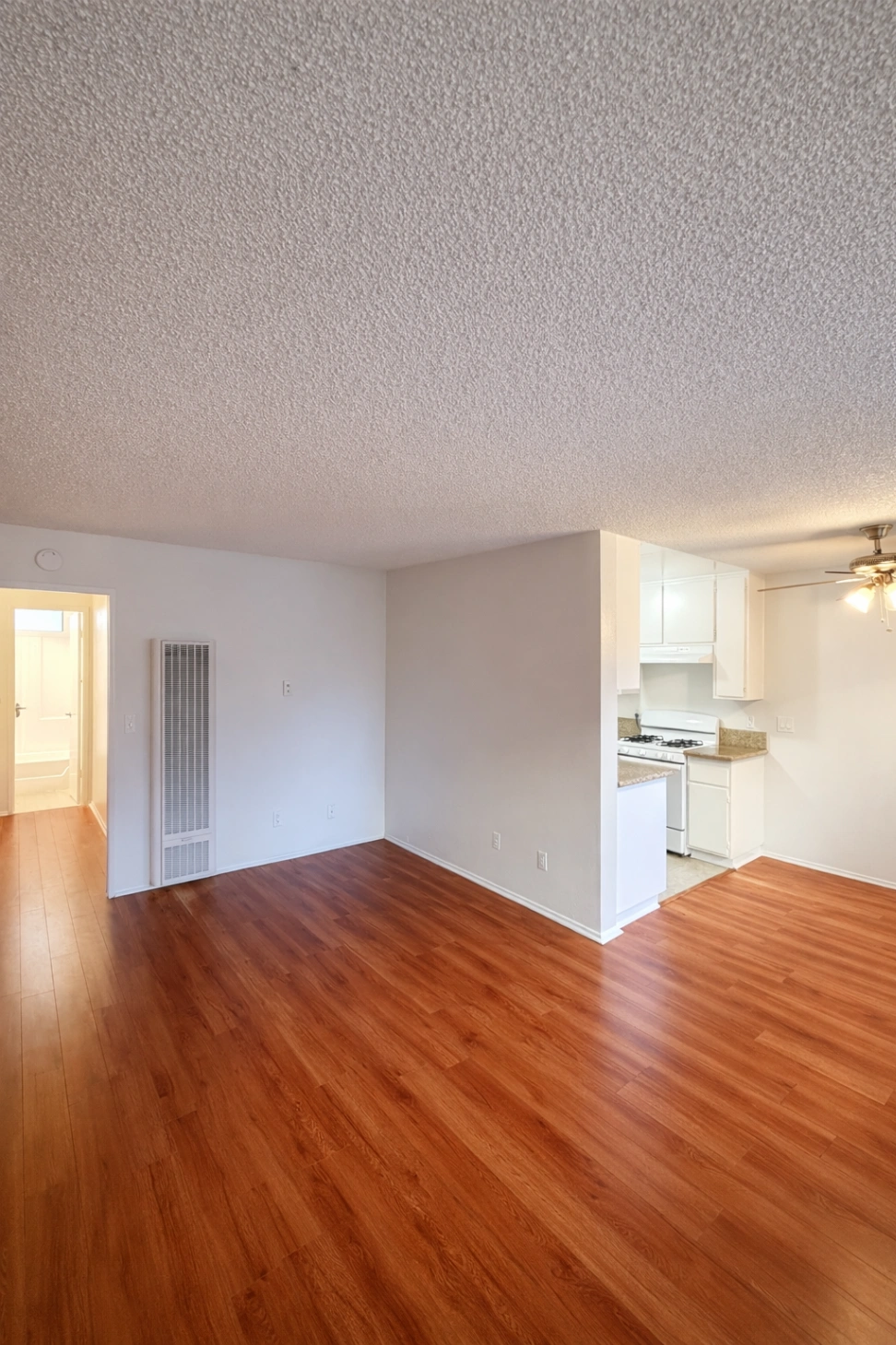 1 bedroom apartment with pool, pet friendly in 801 E Palmer Ave, Unit 111 Glendale, CA 91205 — photo 3