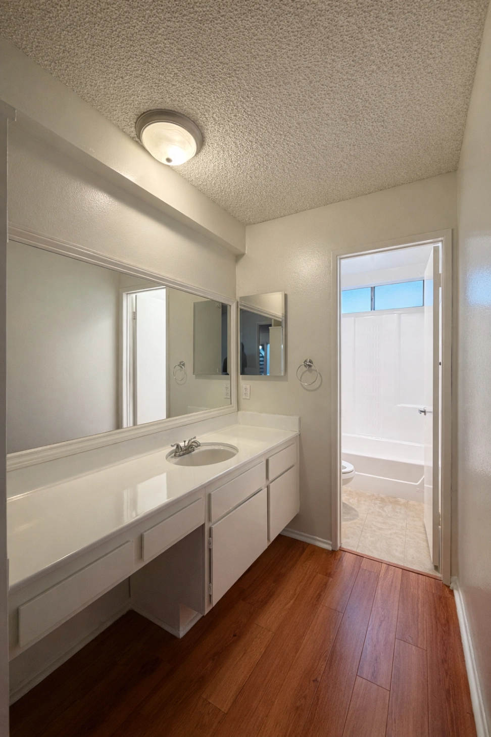 1 bedroom apartment with pool, pet friendly in 801 E Palmer Ave, Unit 111 Glendale, CA 91205 — photo 9