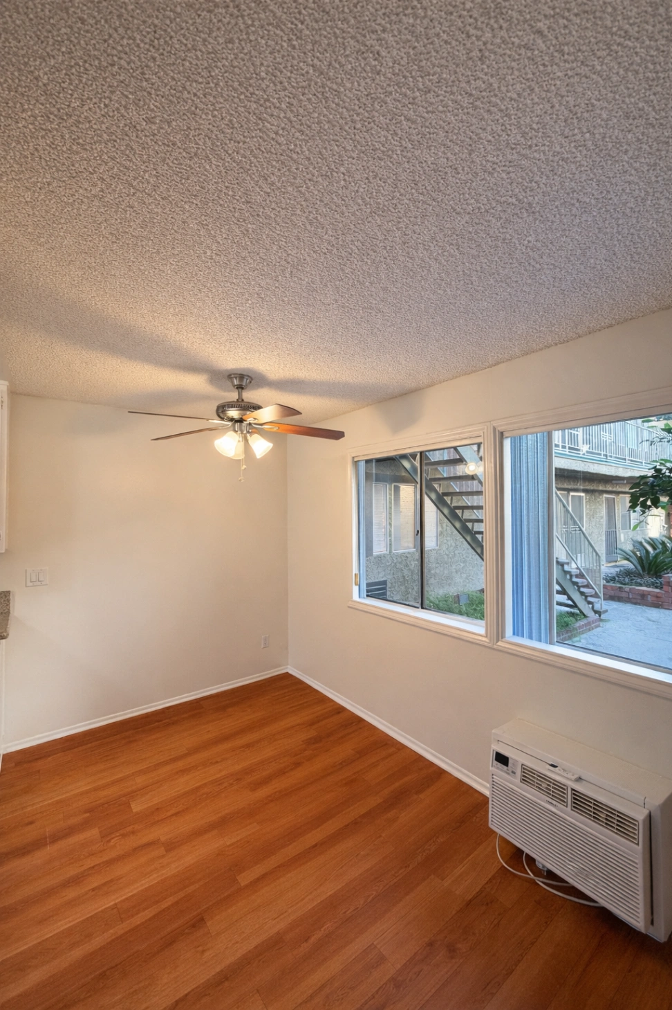 1 bedroom apartment with pool, pet friendly in 801 E Palmer Ave, Unit 111 Glendale, CA 91205 — photo 2