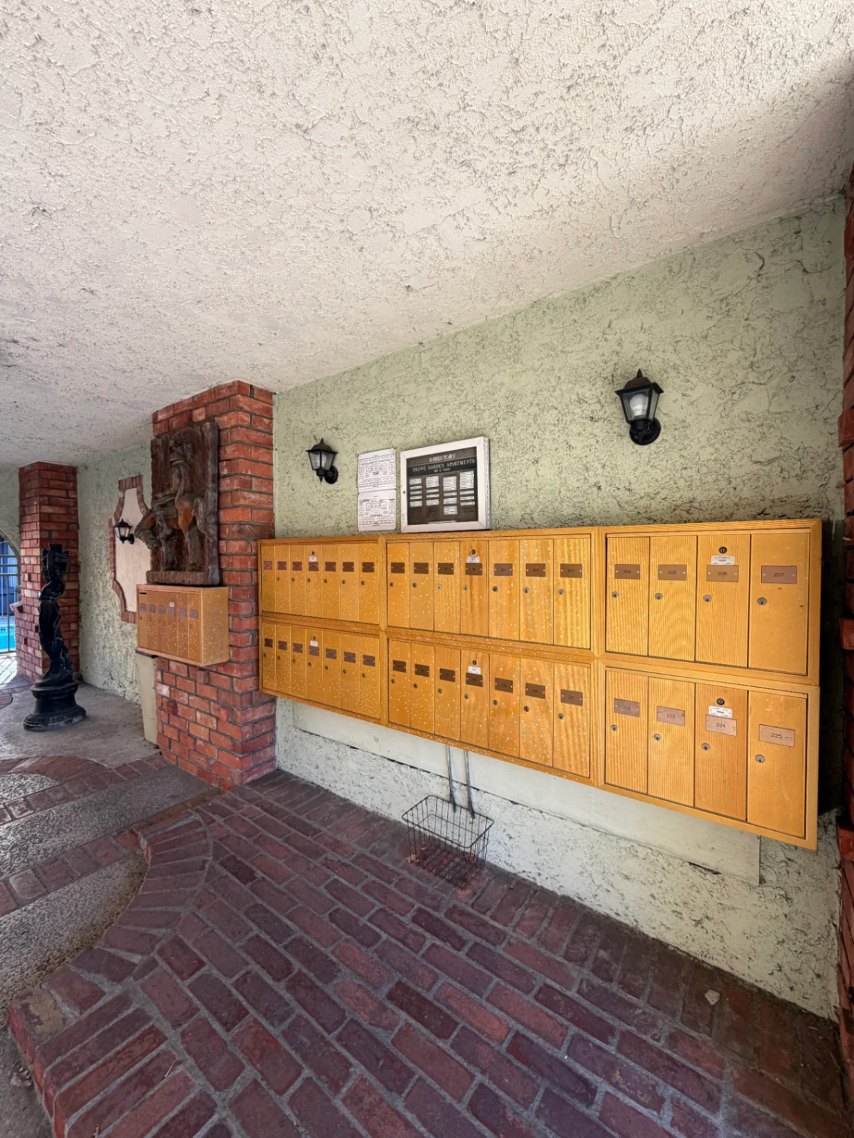 1 bedroom apartment with pool, pet friendly in 801 E Palmer Ave, Unit 111 Glendale, CA 91205 — photo 13
