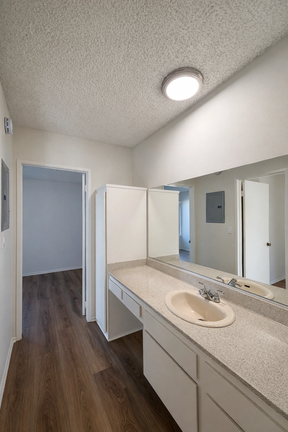 1 bedroom apartment with pool, pet friendly in 801 E Palmer Ave, Unit 208 Glendale, CA 91205 β photo 8