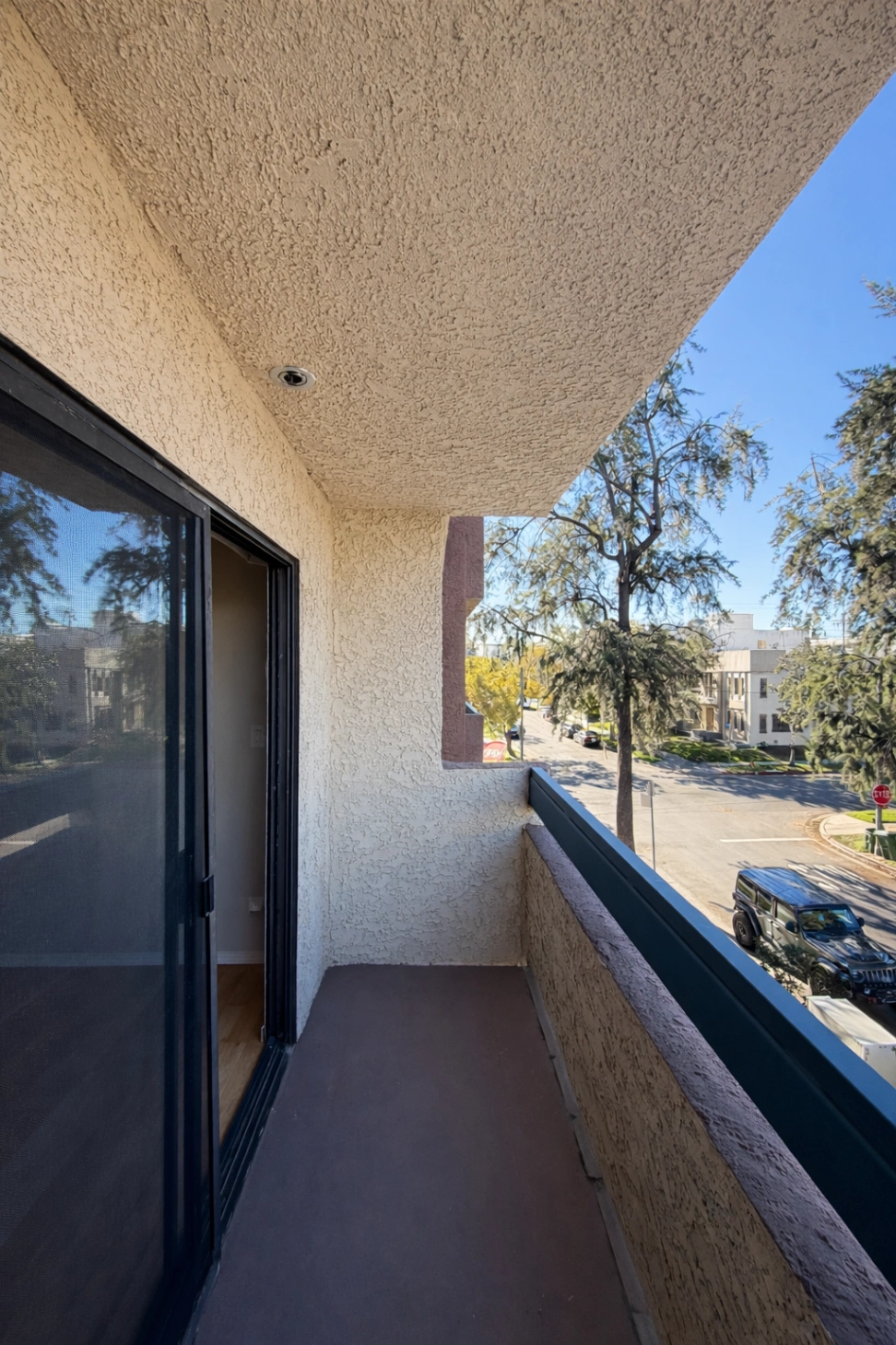 2 bedroom apartment with balcony, pet friendly in 100 N Clark Dr, Unit 206 Los Angeles, CA 90048 — photo 3