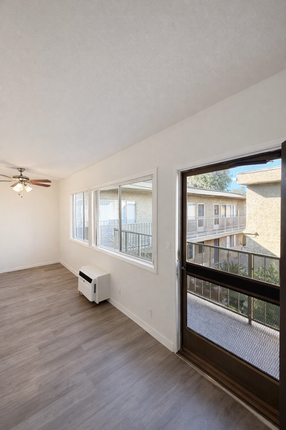 1 bedroom apartment with pool, pet friendly in 801 E Palmer Ave, Unit 220 Glendale, CA 91205 — photo 7