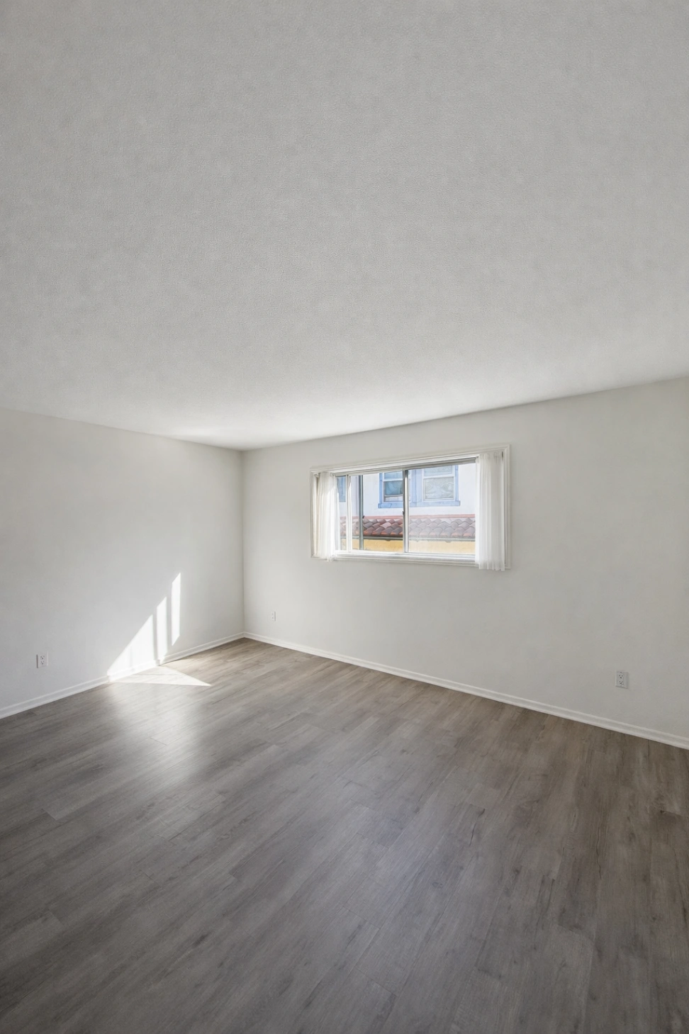 1 bedroom apartment with pool, pet friendly in 801 E Palmer Ave, Unit 220 Glendale, CA 91205 — photo 2