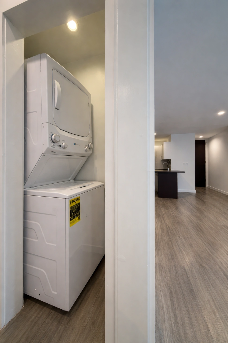 2 bedroom apartment with balcony and gym, pet friendly in 7224 Hillside Ave, Unit 17 Los Angeles, CA 90046 — photo 8