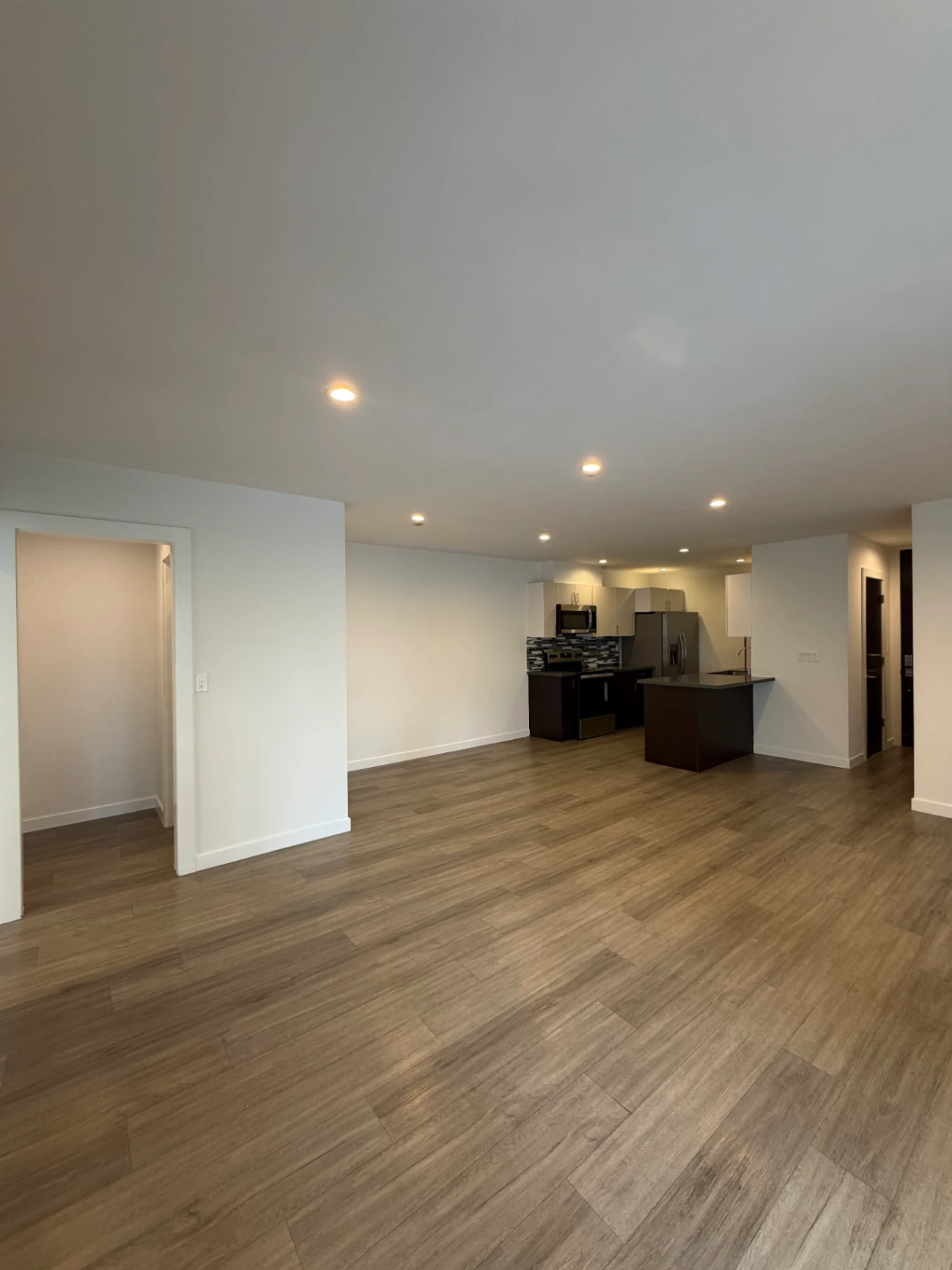 2 bedroom apartment with balcony and gym, pet friendly in 7224 Hillside Ave, Unit 17 Los Angeles, CA 90046 — photo 12