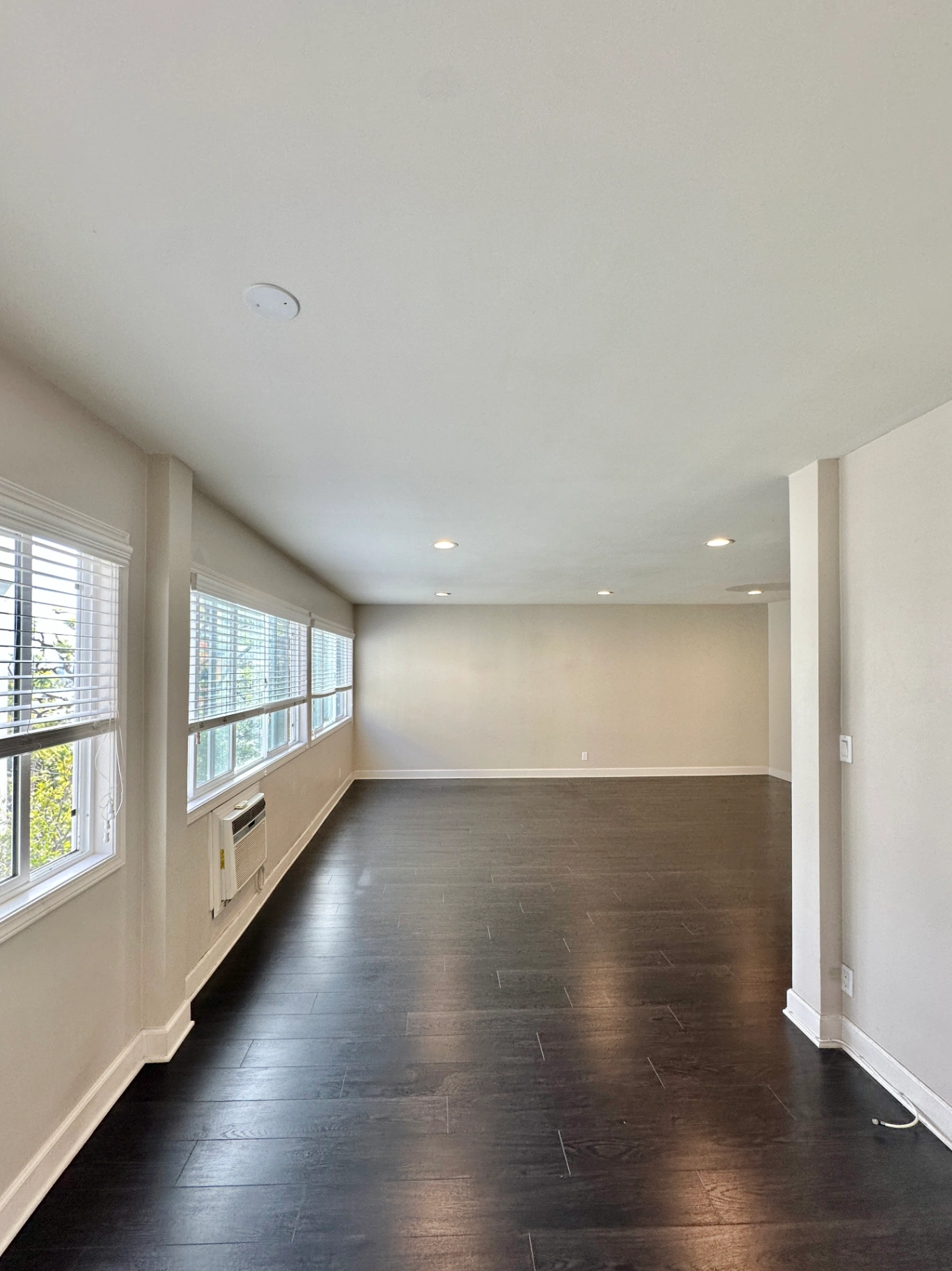 1 bedroom apartment with pool and gym, pet friendly in 1124 Sherbourne Dr, Unit 33 West Hollywood, CA 90069 — photo 9