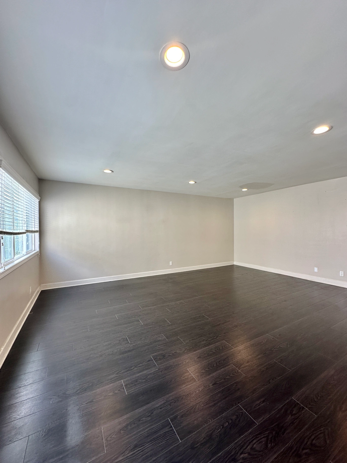 1 bedroom apartment with pool and gym, pet friendly in 1124 Sherbourne Dr, Unit 33 West Hollywood, CA 90069 — photo 3
