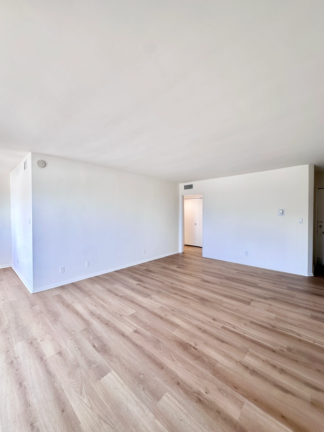 2 bedroom apartment with balcony, pet friendly in 1214 N Clark St, Unit 5 West Hollywood, CA 90069 — photo 2
