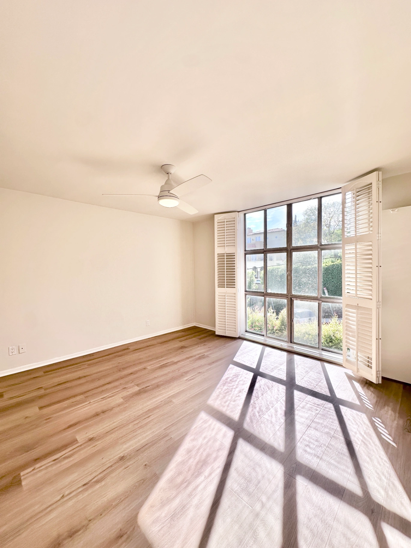 2 bedroom apartment with balcony, pet friendly in 1214 N Clark St, Unit 5 West Hollywood, CA 90069 — photo 10