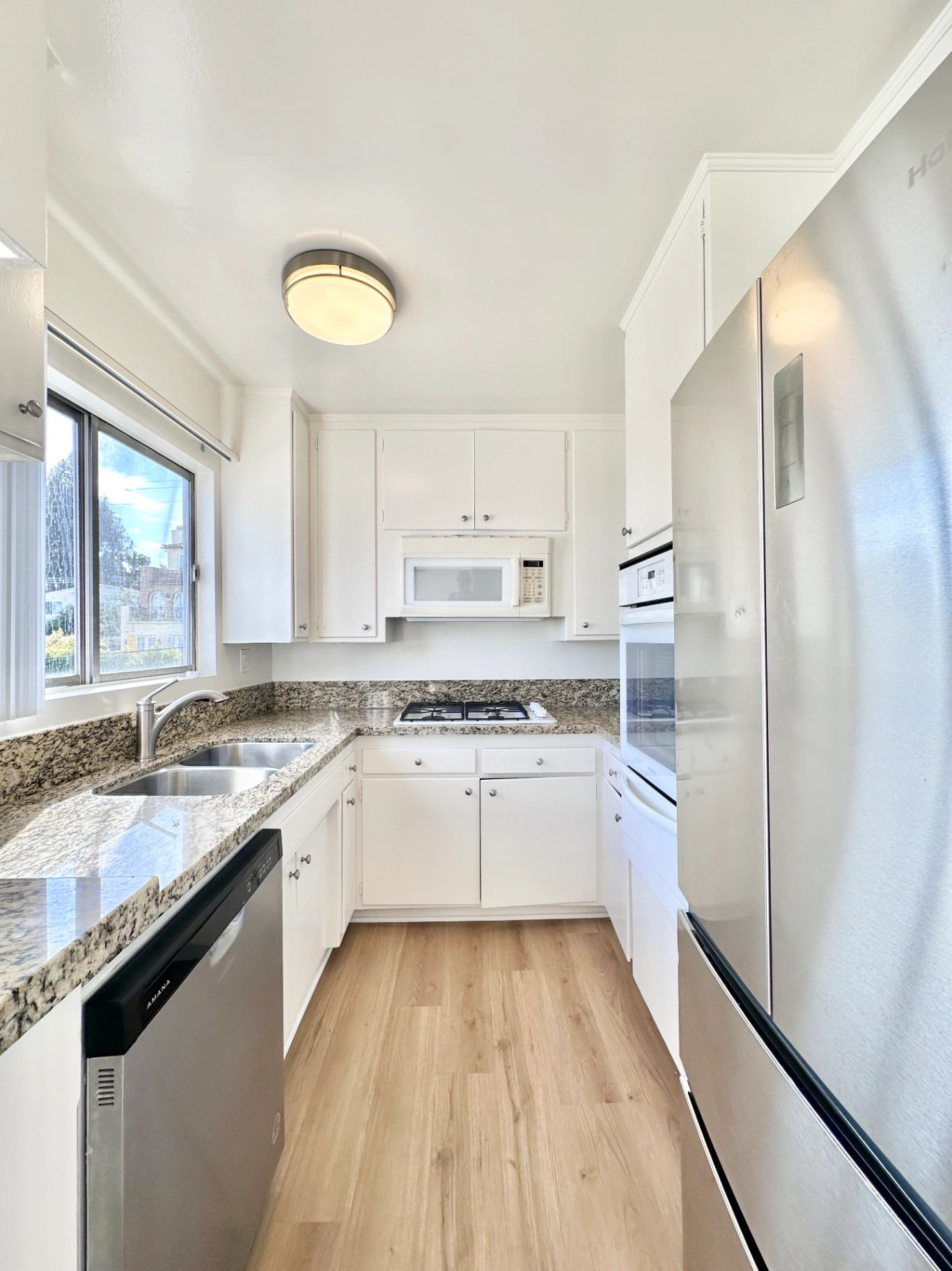 2 bedroom apartment with balcony, pet friendly in 1214 N Clark St, Unit 5 West Hollywood, CA 90069 — photo 5