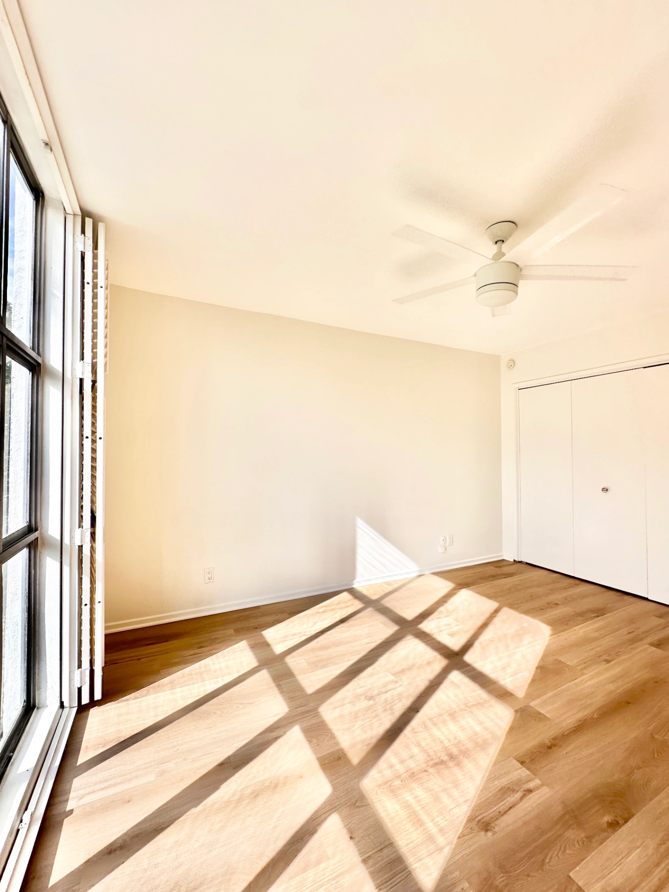 2 bedroom apartment with balcony, pet friendly in 1214 N Clark St, Unit 5 West Hollywood, CA 90069 — photo 13