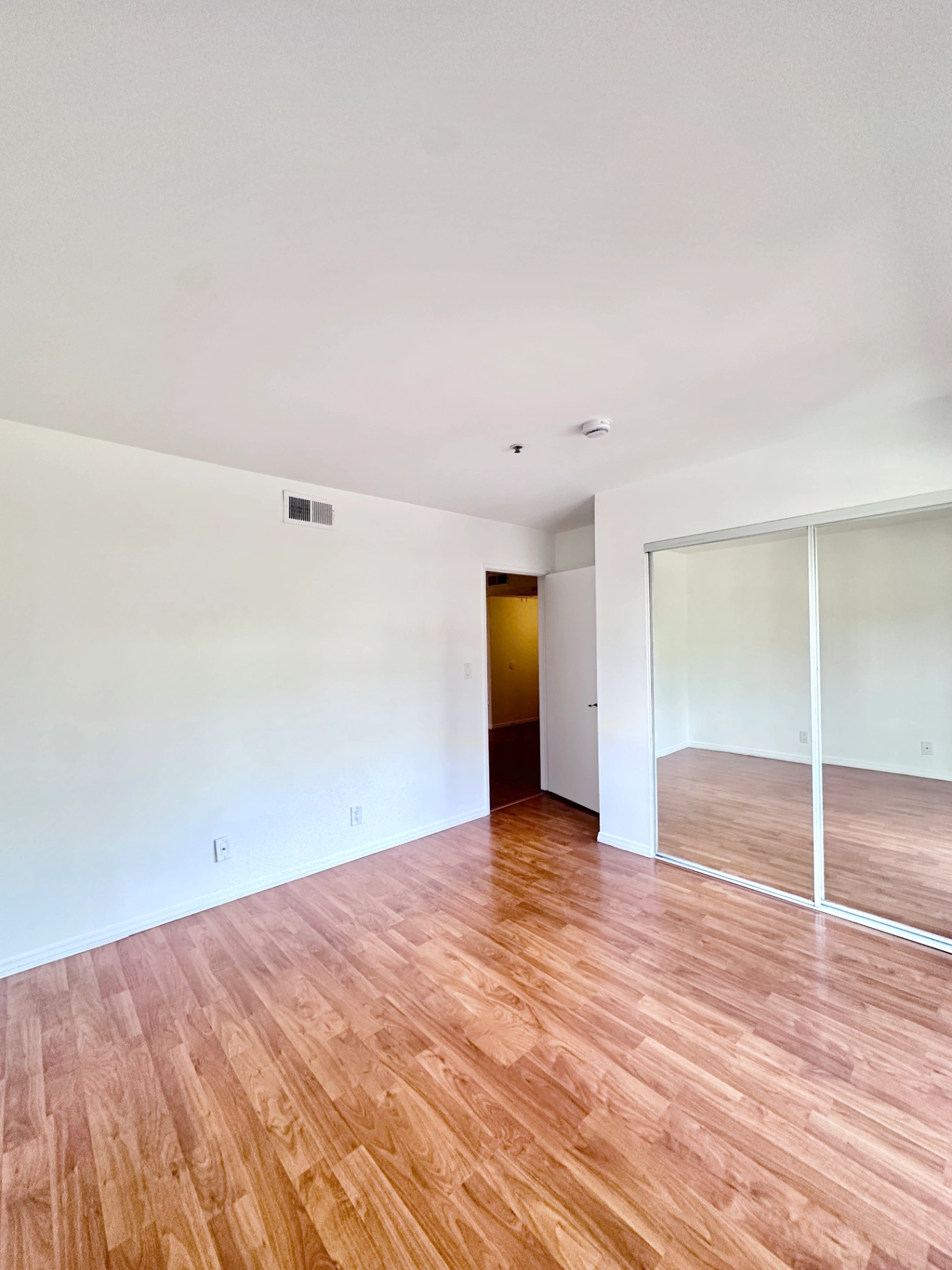 2 bedroom apartment with balcony, pet friendly in 8722 Burton Way, Unit 110 Los Angeles, CA 90048 — photo 9