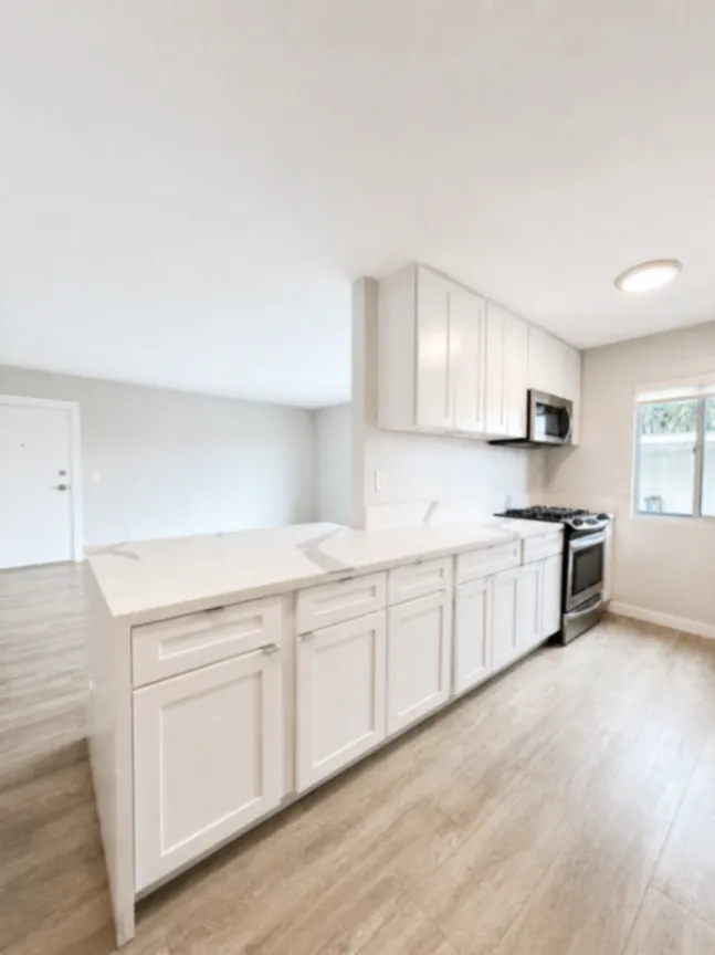 2 bedroom apartment, pet friendly in 1428 12th St, Unit H Santa Monica, CA 90401 — photo 7