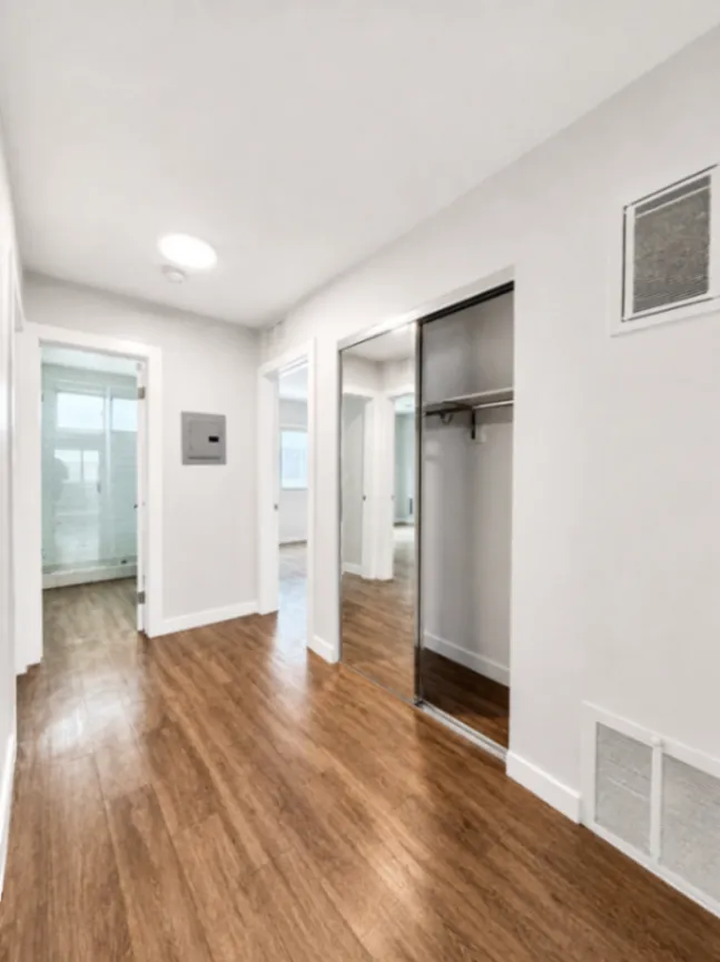 2 bedroom apartment with balcony, pet friendly in 1428 12th St, Unit E Santa Monica, CA 90401 — photo 9