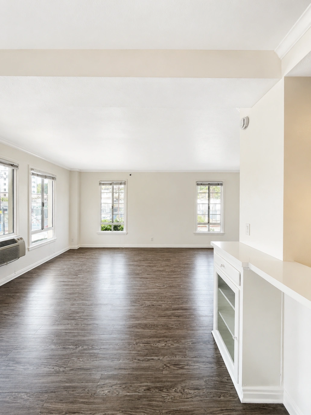 1 bedroom apartment with gym, pet friendly in 6200 Franklin Ave, Unit 106 Los Angeles, CA 90028 — photo 10