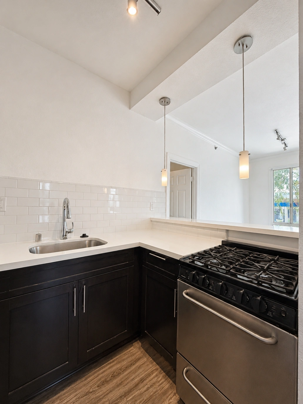 1 bedroom apartment with gym, pet friendly in 6200 Franklin Ave, Unit 106 Los Angeles, CA 90028 — photo 6