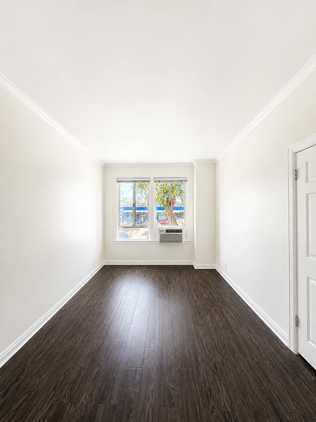 1 bedroom apartment with gym, pet friendly in 6200 Franklin Ave, Unit 106 Los Angeles, CA 90028 — photo 4