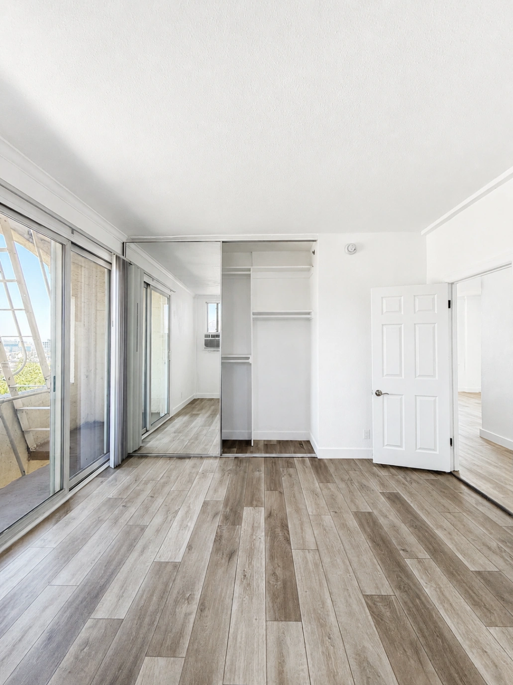 2 bedroom apartment with balcony and gym, pet friendly in 6200 Franklin Ave, Unit PH8 Los Angeles, CA 90028 — photo 12