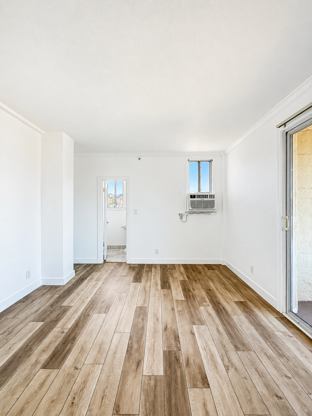 2 bedroom apartment with balcony and gym, pet friendly in 6200 Franklin Ave, Unit PH8 Los Angeles, CA 90028 — photo 13