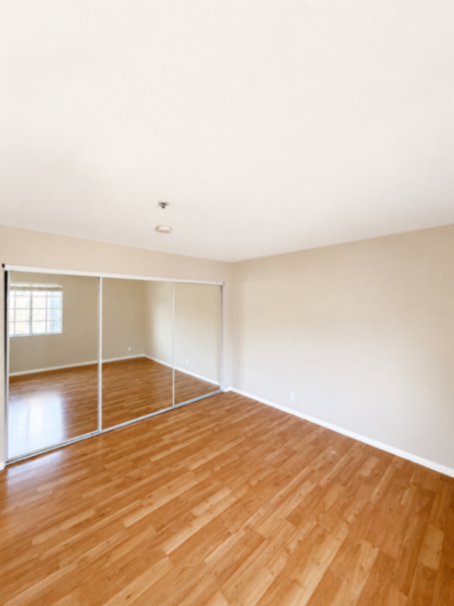 2 bedroom apartment with balcony, pet friendly in 8722 Burton Way, Unit 407 Los Angeles, CA 90048 — photo 4
