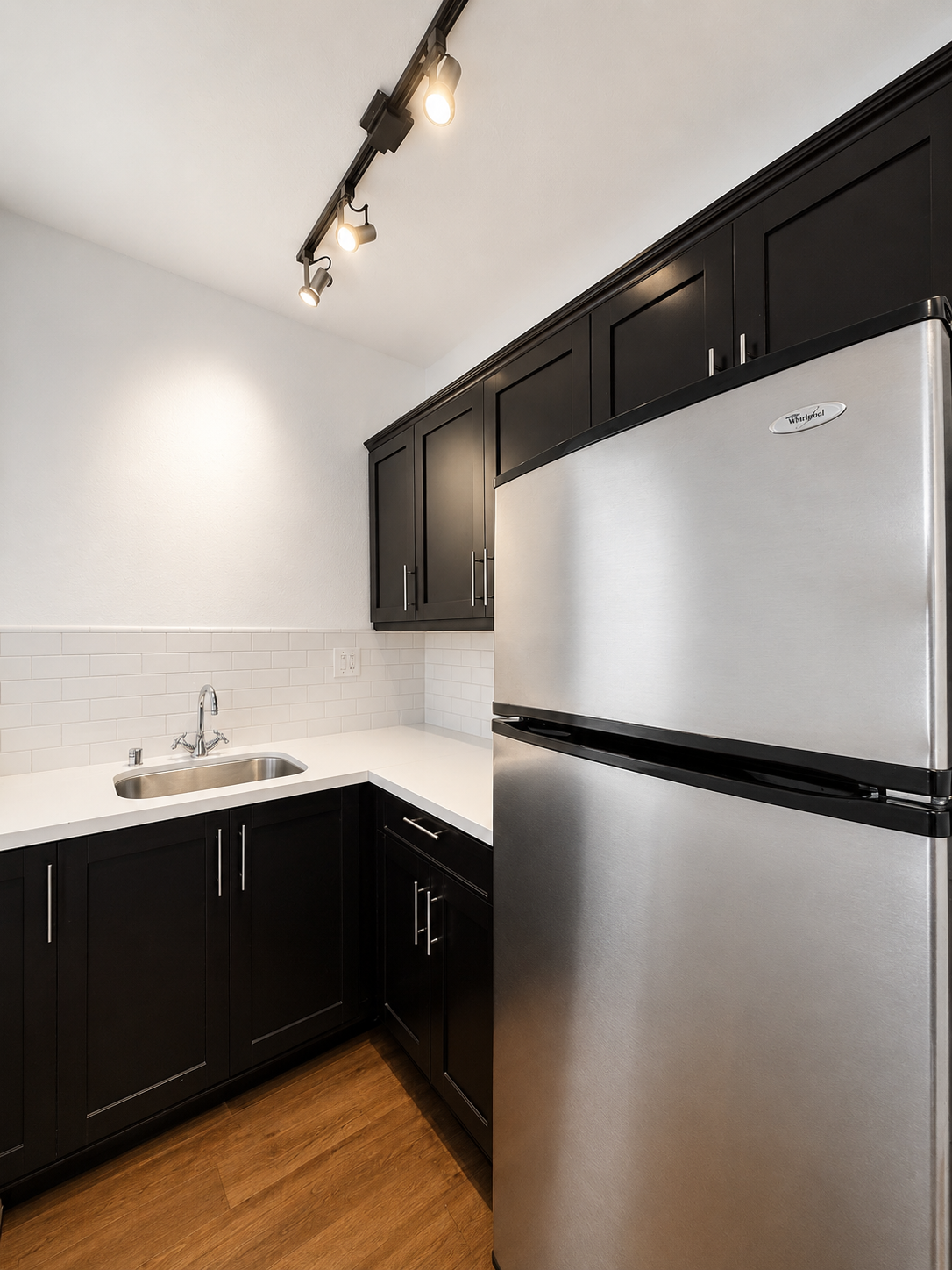 2 bedroom apartment, pet friendly in 6200 Franklin Ave, Unit 101 Los Angeles, CA 90028 — photo 6