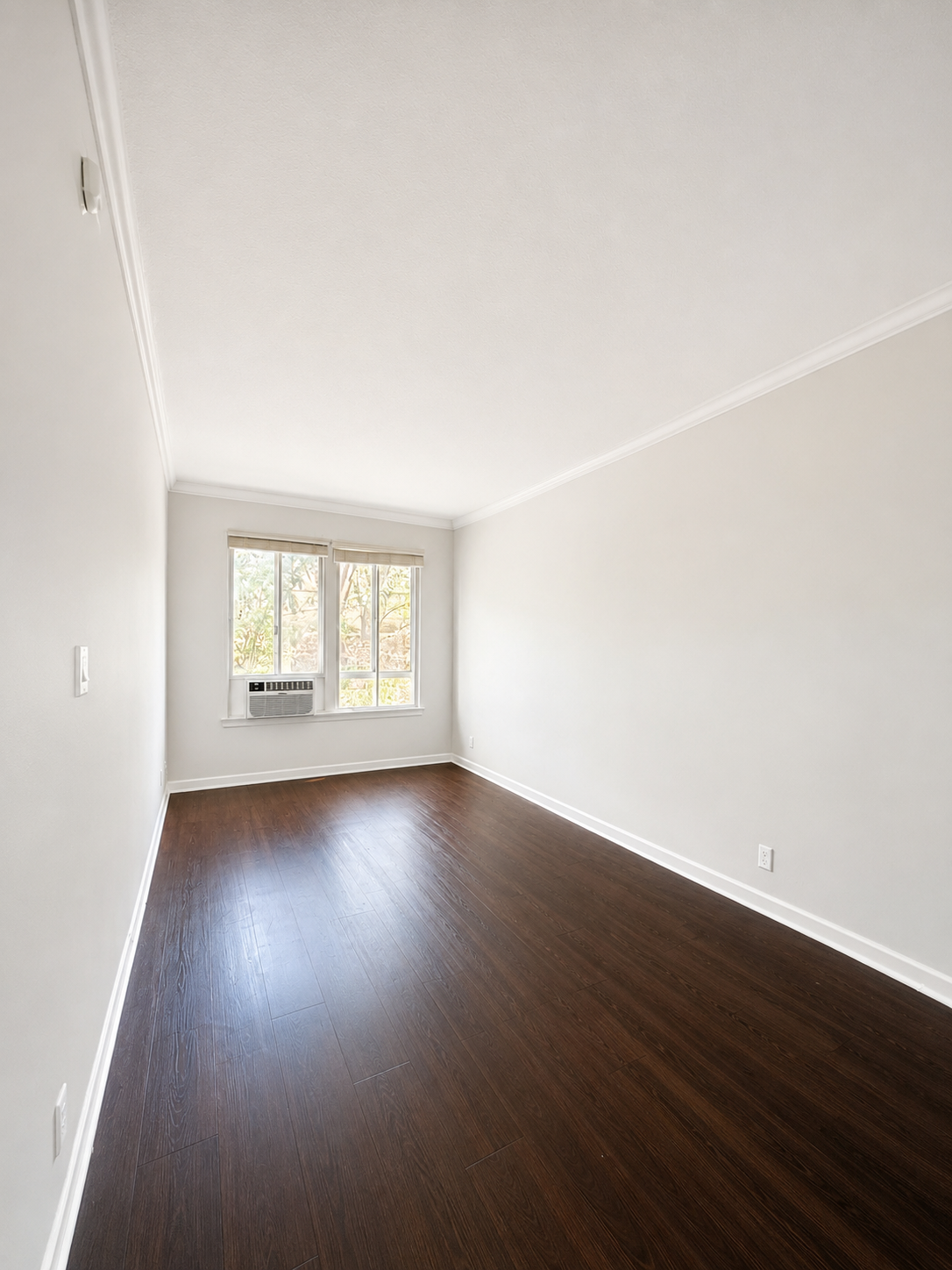 2 bedroom apartment, pet friendly in 6200 Franklin Ave, Unit 101 Los Angeles, CA 90028 — photo 4